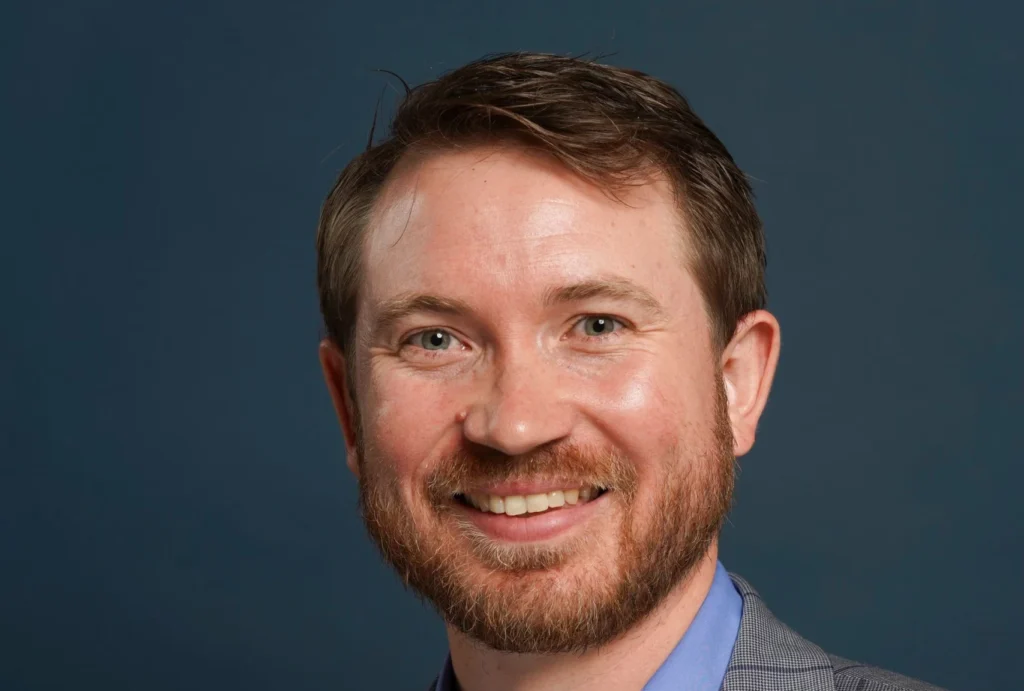 Dustin Lee